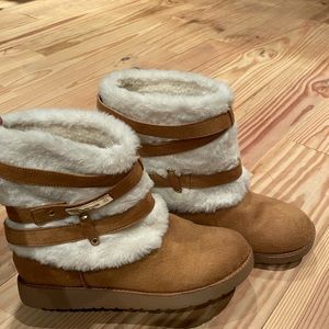 Bebe Fur lined Tan Boots new never worn!
